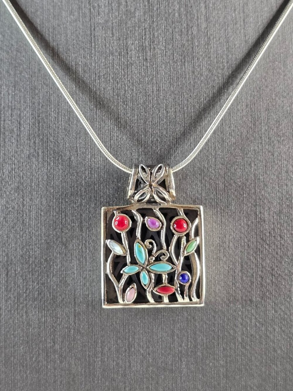 Womens Sterling Silver Modernist Butterfly Pendant & Necklace 15.5g E3277
